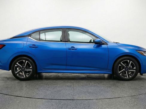 Used 2025 Nissan Sentra SV image 11