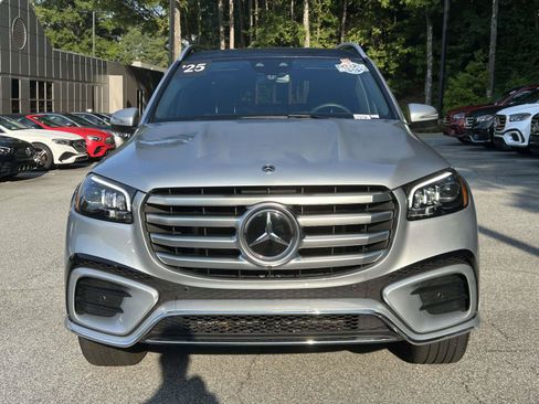 Used 2025 Mercedes-Benz GLS 450 4MATIC image 3