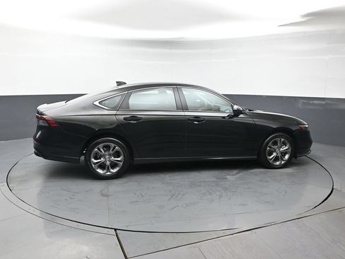 Used 2023 Honda Accord EX-L image 6