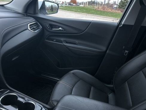 Used 2022 Chevrolet Equinox Premier image 30