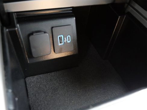 Certified 2022 Ford Explorer XLT w/ Equipment Group 202A image 21