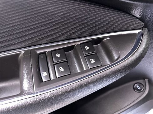 Used 2018 Chevrolet Cruze LS image 24