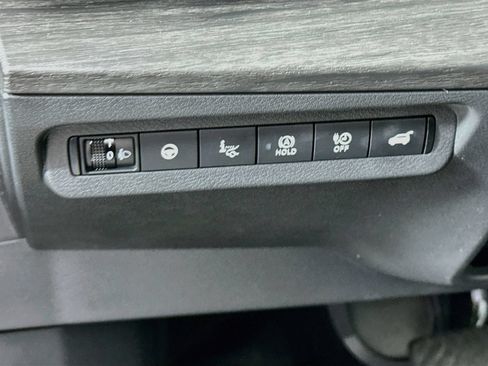 Used 2024 Nissan Ariya AWD image 10