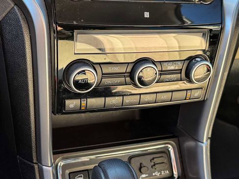 Certified 2022 Subaru Ascent Premium w/ Convenience Package image 19