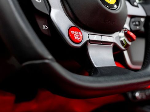 Used 2020 Ferrari Portofino RWD image 47