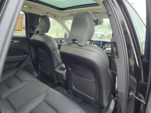 Used 2025 Volvo XC60 B5 Plus image 15