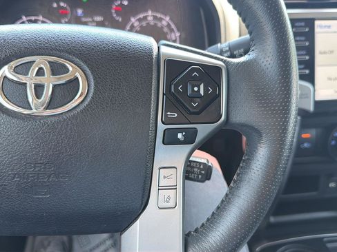 Used 2022 Toyota 4Runner SR5 Premium w/ Moonroof Package RWD image 35