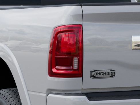 New 2025 RAM 2500 Limited AWD/4WD image 9