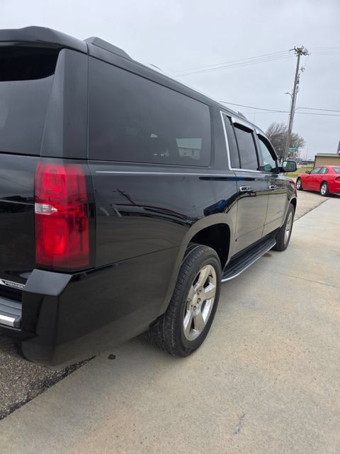 Used 2017 Chevrolet Suburban Premier AWD/4WD image 9