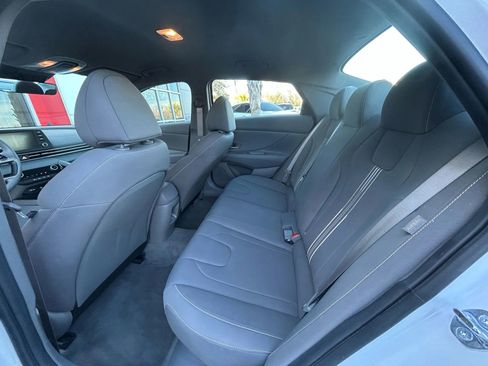 Used 2026 Hyundai Elantra Hybrid image 16
