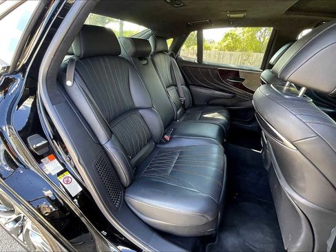 Used 2018 Lexus LS 500h image 19