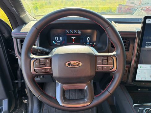 Used 2024 Ford Expedition Limited AWD/4WD image 16