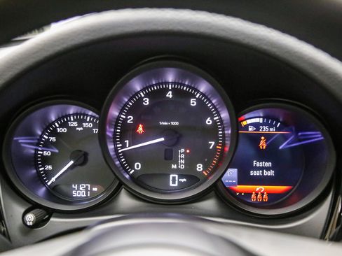 Certified 2026 Porsche Macan AWD/4WD image 28