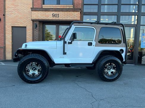 Used 2002 Jeep Wrangler Sahara AWD/4WD image 4