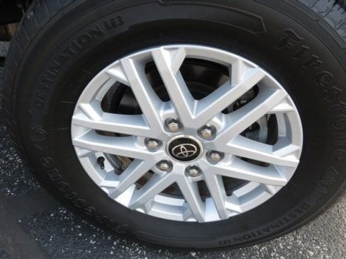 Used 2022 Toyota Tundra SR5 image 28