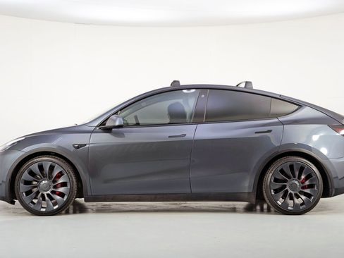 Used 2021 Tesla Model Y Performance image 9