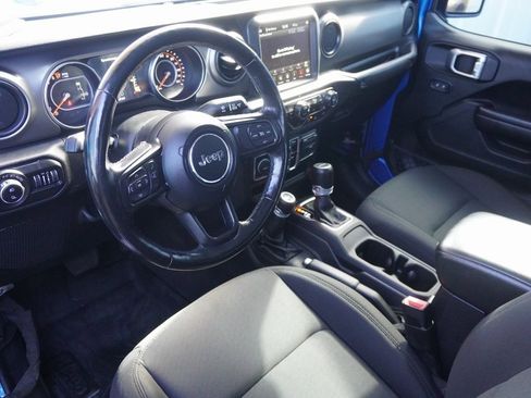 Used 2021 Jeep Gladiator Willys image 9