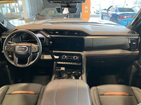Used 2024 GMC Sierra 1500 AT4 w/ Technology Package AWD/4WD image 26