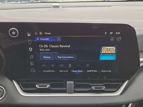 Used 2025 Chevrolet Equinox LT FWD image 18