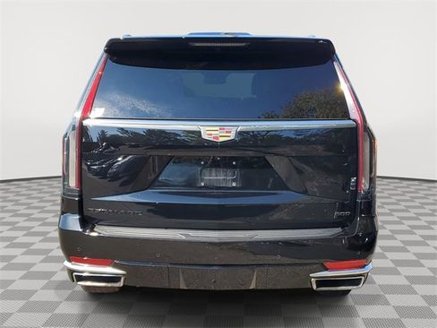 Used 2022 Cadillac Escalade Luxury image 5