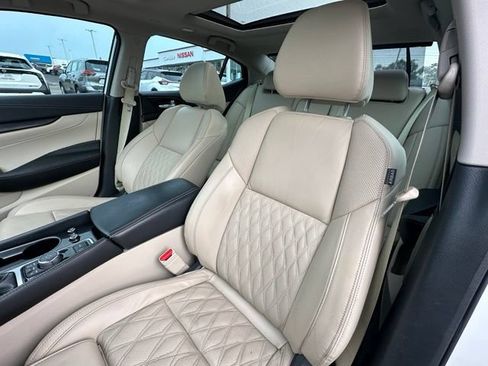 Certified 2023 Nissan Maxima Platinum w/ Sport Mat Group FWD image 25