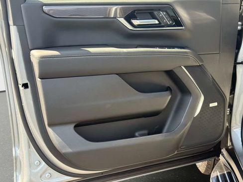 New 2026 GMC Yukon XL Elevation w/ Elevation Premium Package RWD image 16