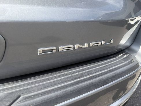 Used 2024 GMC Yukon Denali w/ Denali Reserve Package AWD/4WD image 7