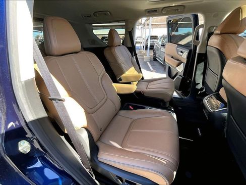 Certified 2025 INFINITI QX80 Sensory image 39