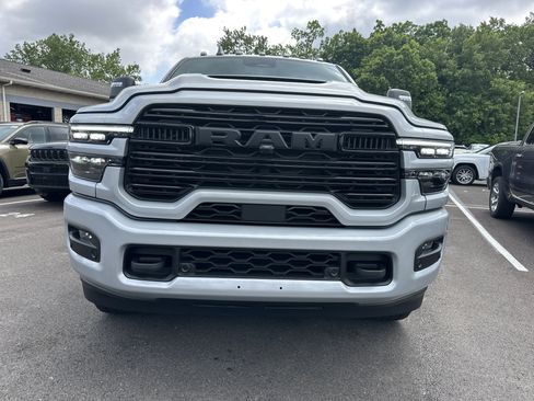 New 2026 RAM 2500 Laramie AWD/4WD image 25