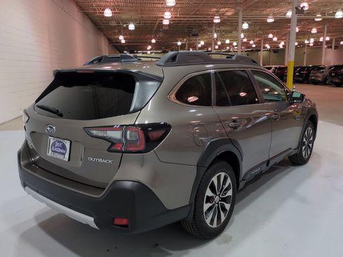 Certified 2024 Subaru Outback Limited AWD/4WD image 4