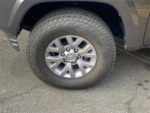 Used 2019 Toyota Tacoma SR5 image 6