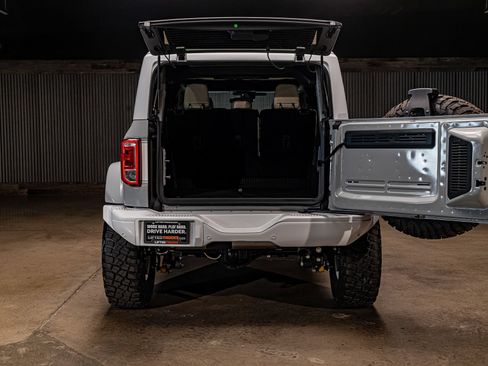 Used 2026 Ford Bronco Heritage Edition AWD/4WD image 9