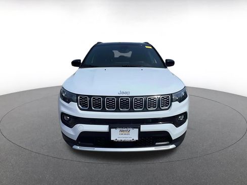 Used 2025 Jeep Compass Limited AWD/4WD image 3