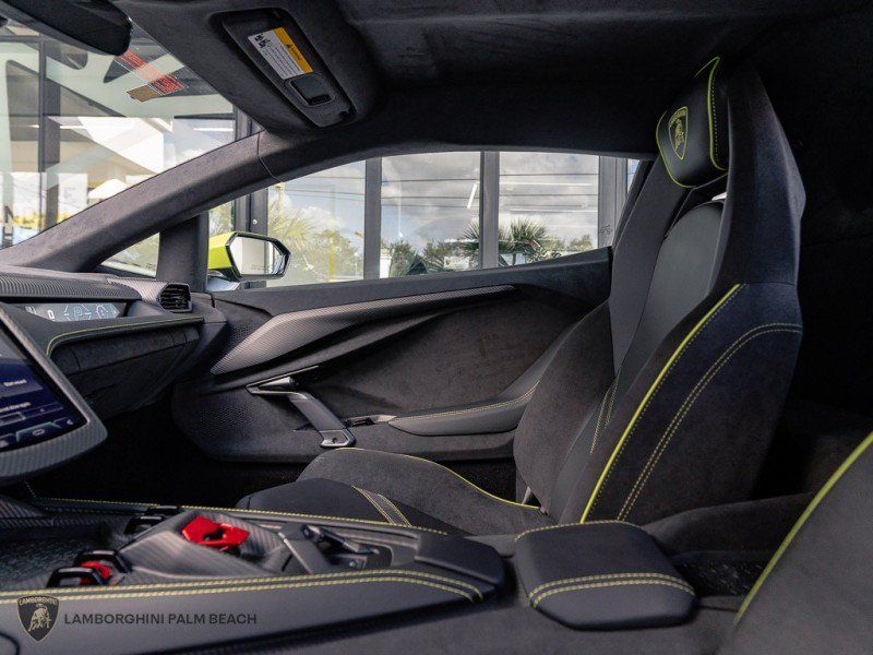 Used 2025 Lamborghini Revuelto AWD/4WD image 24