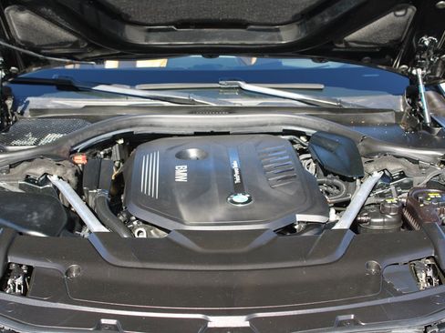 Used 2018 BMW 740i image 43