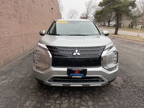 Used 2024 Mitsubishi Outlander SE image 8