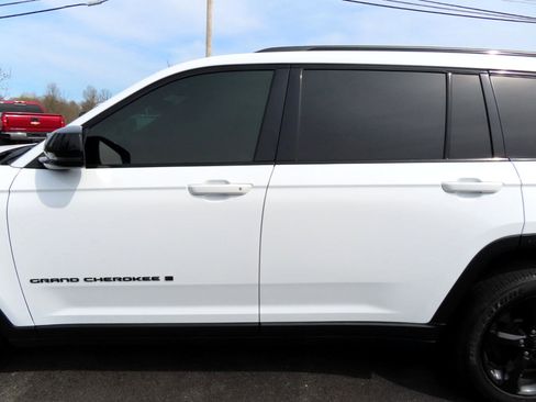 Used 2021 Jeep Grand Cherokee L Laredo image 13