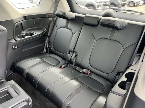 Used 2025 Honda Pilot EX-L image 13