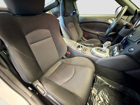 Used 2020 Nissan 370Z Coupe image 13