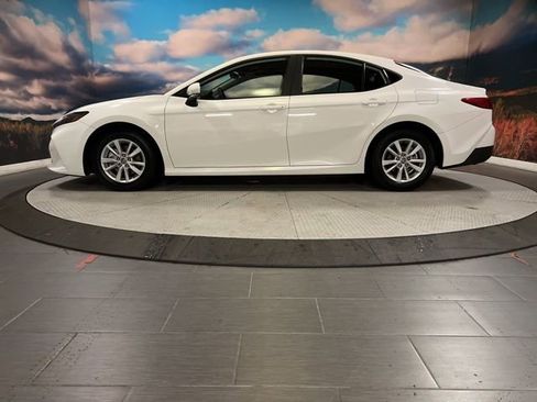 Used 2025 Toyota Camry LE FWD image 5