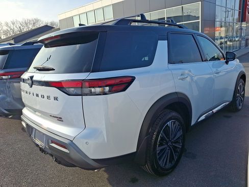 New 2026 Nissan Pathfinder Platinum image 5
