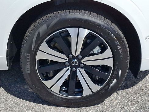 Certified 2025 Volvo XC60 T8 Plus w/ Climate Package AWD/4WD image 8