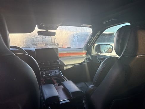 Used 2022 Lincoln Navigator L Reserve image 9