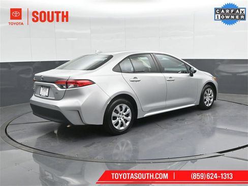 Used 2023 Toyota Corolla LE image 2