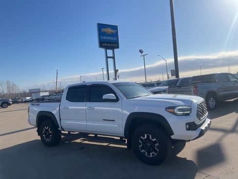 Used 2022 Toyota Tacoma TRD Off-Road image 6