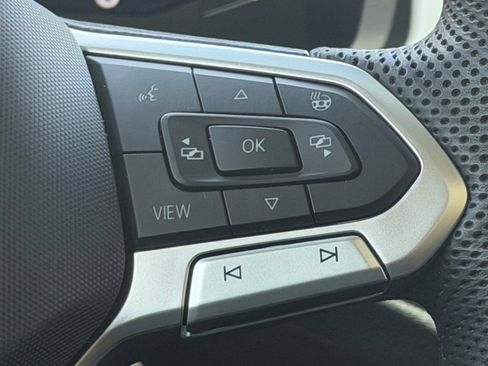 Certified 2023 Volkswagen Atlas SEL R-Line AWD/4WD image 16