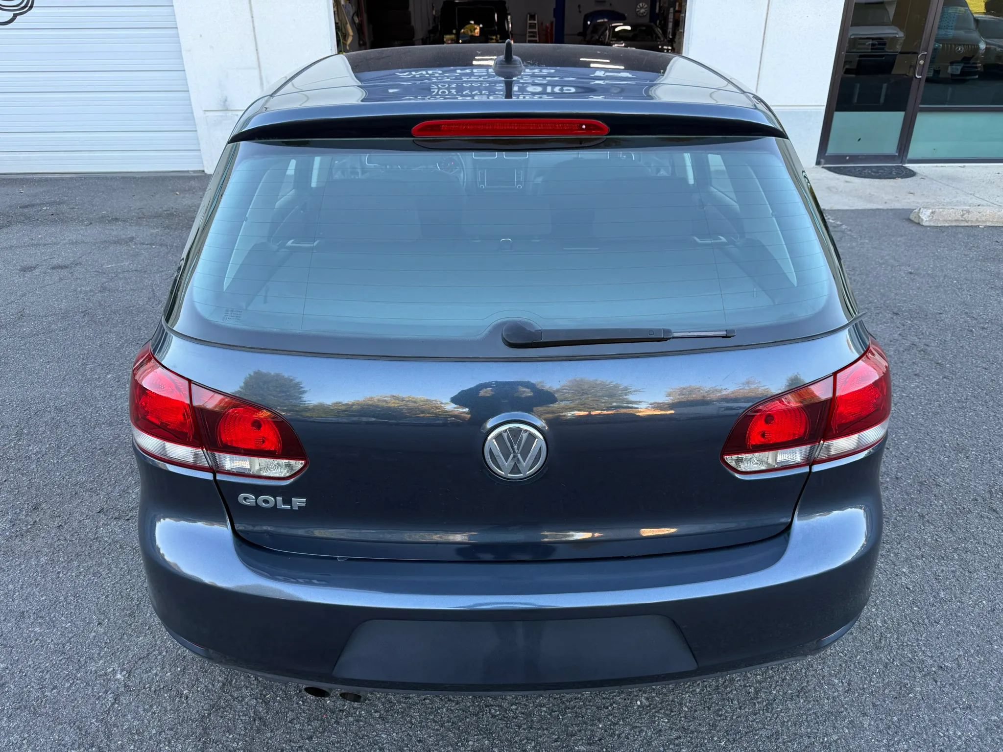 Used 2013 Volkswagen Golf 4-Door FWD image 14