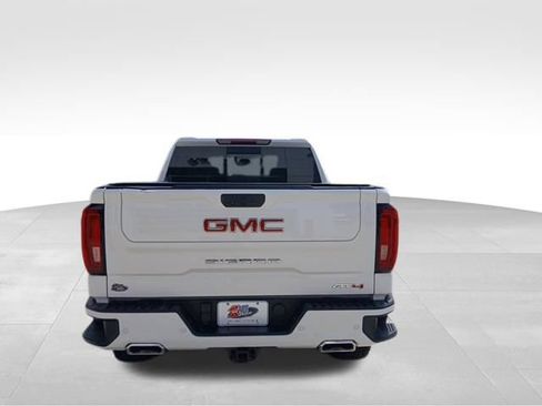 Used 2023 GMC Sierra 1500 AT4 w/ AT4 Premium Package AWD/4WD image 4