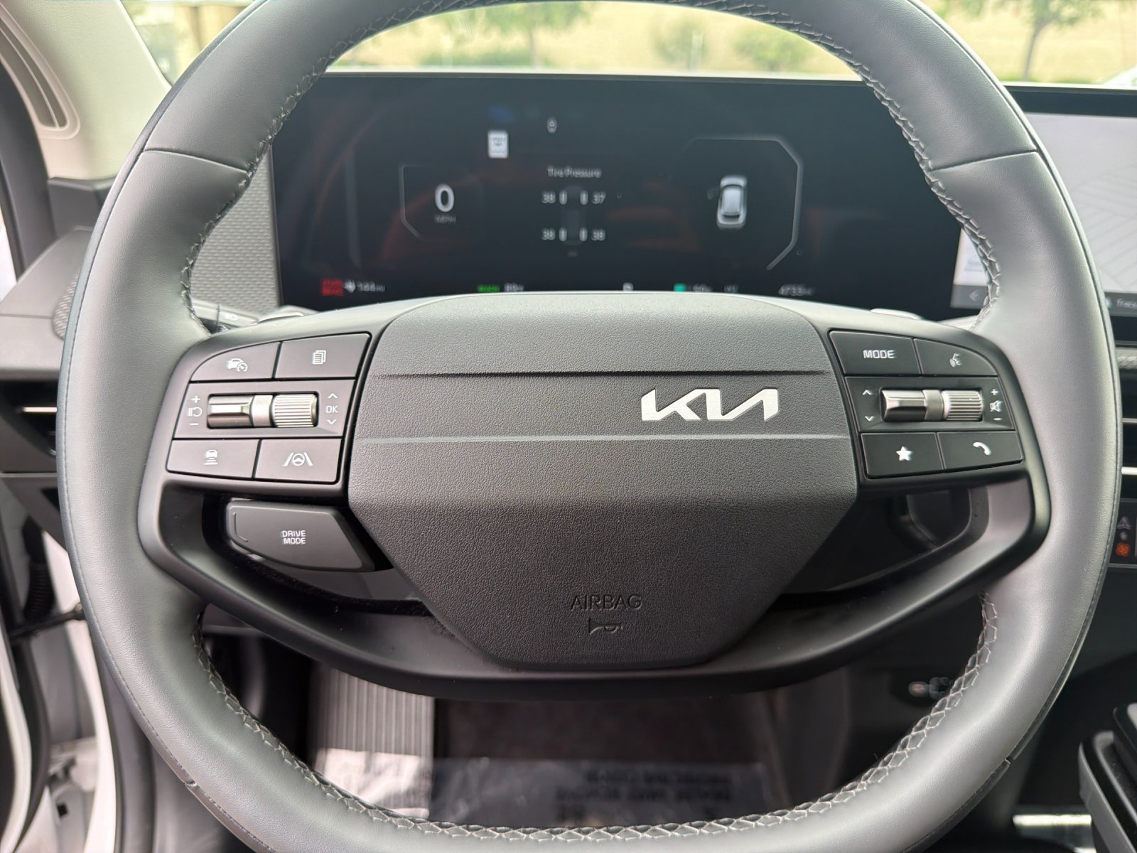 Used 2025 Kia EV6 Wind RWD image 27