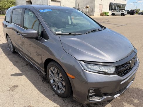 Certified 2026 Honda Odyssey Touring image 1